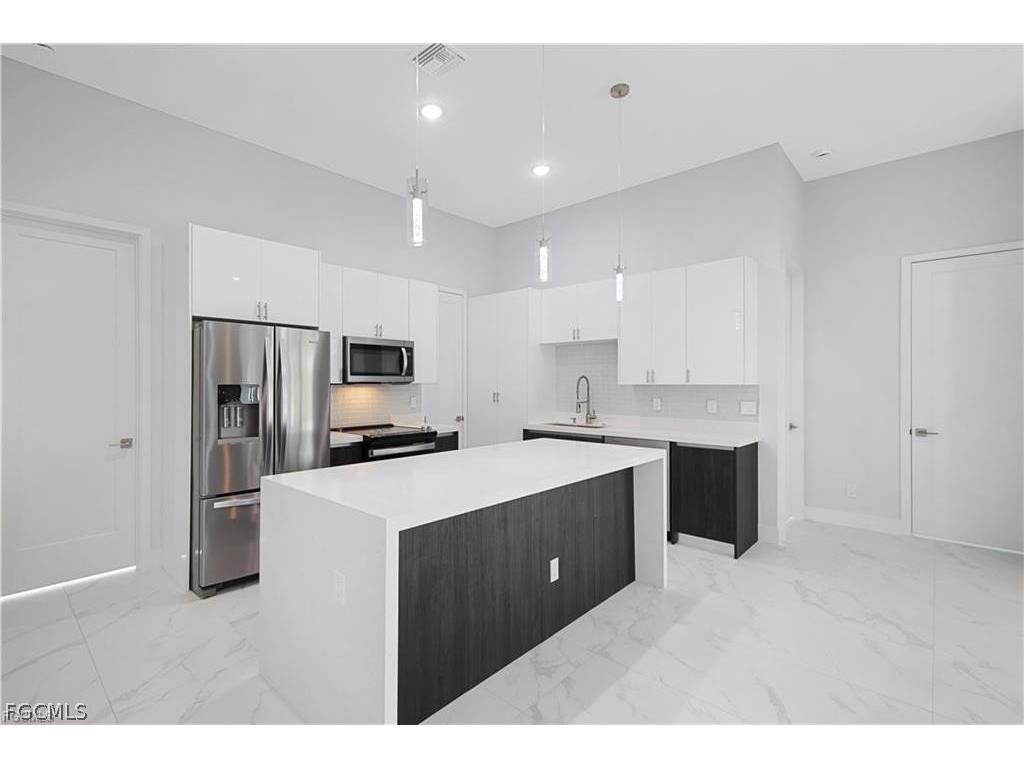 901 NW 19th Terrace Matlacha FL 33993 2026007732 image5