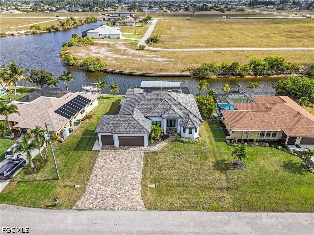 901 NW 33rd Place Cape Coral FL 33993 2026024780 image1