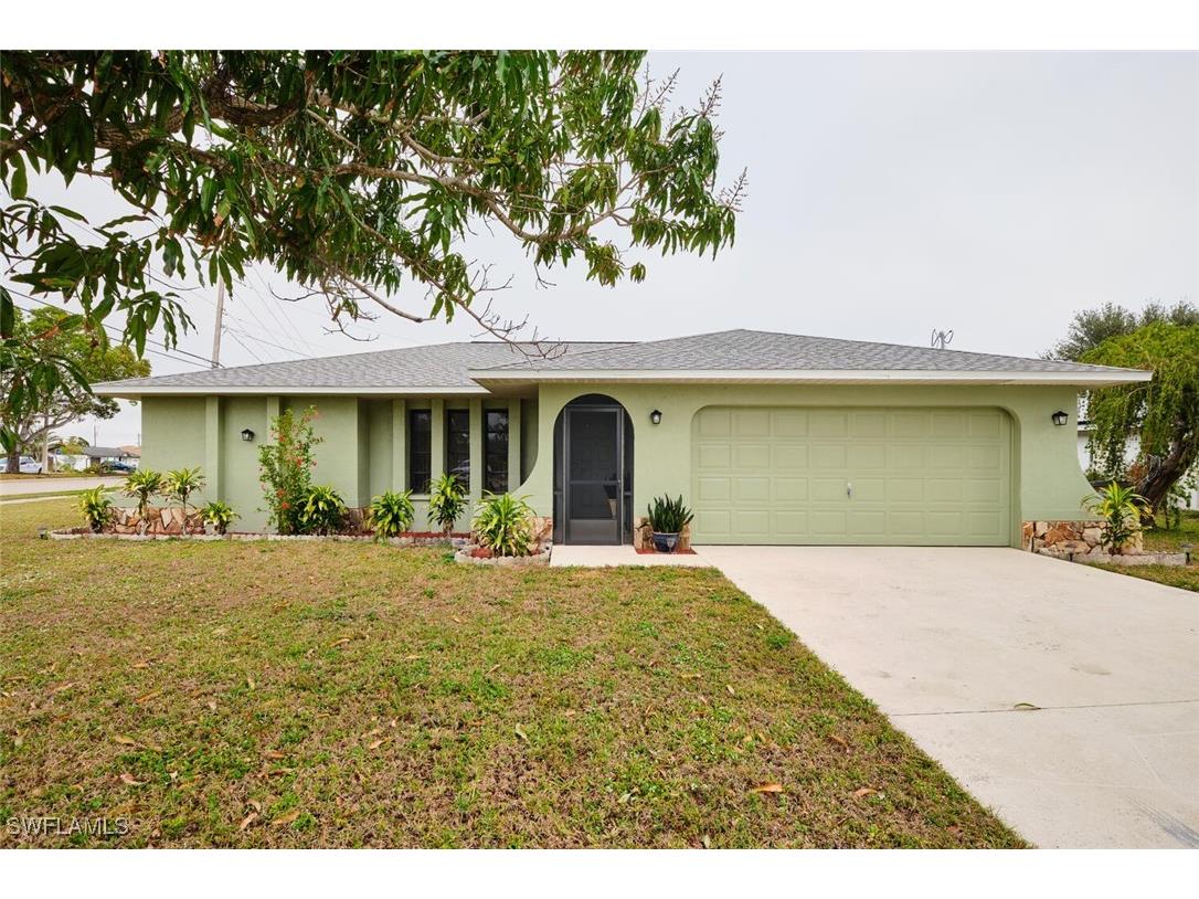901 SE 23rd Terrace Cape Coral FL 33990 225000433 image1