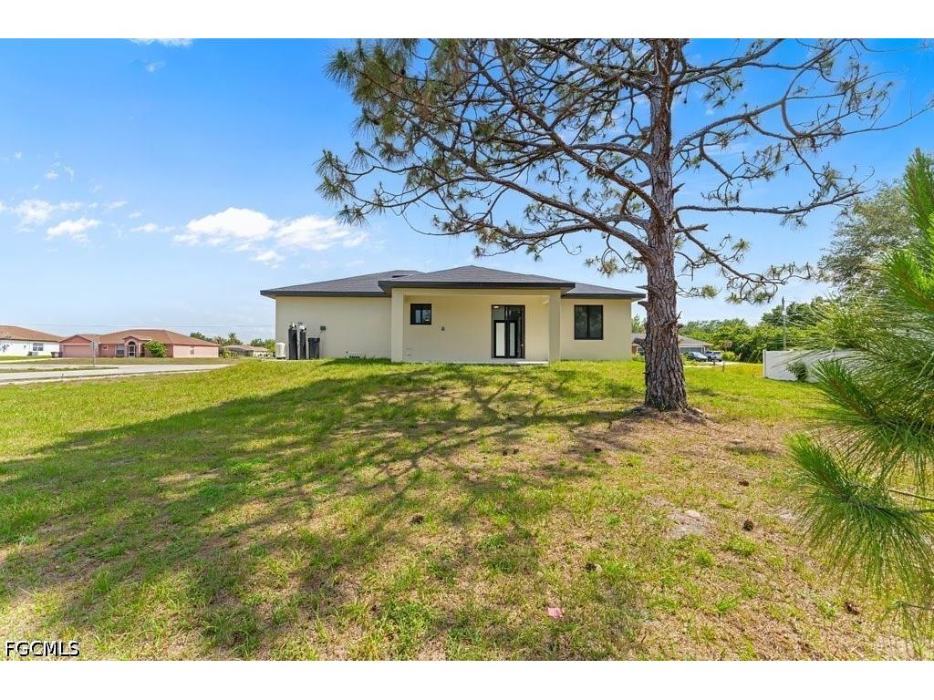 901 Sara Avenue N Lehigh Acres FL 33971 2026002991 image38