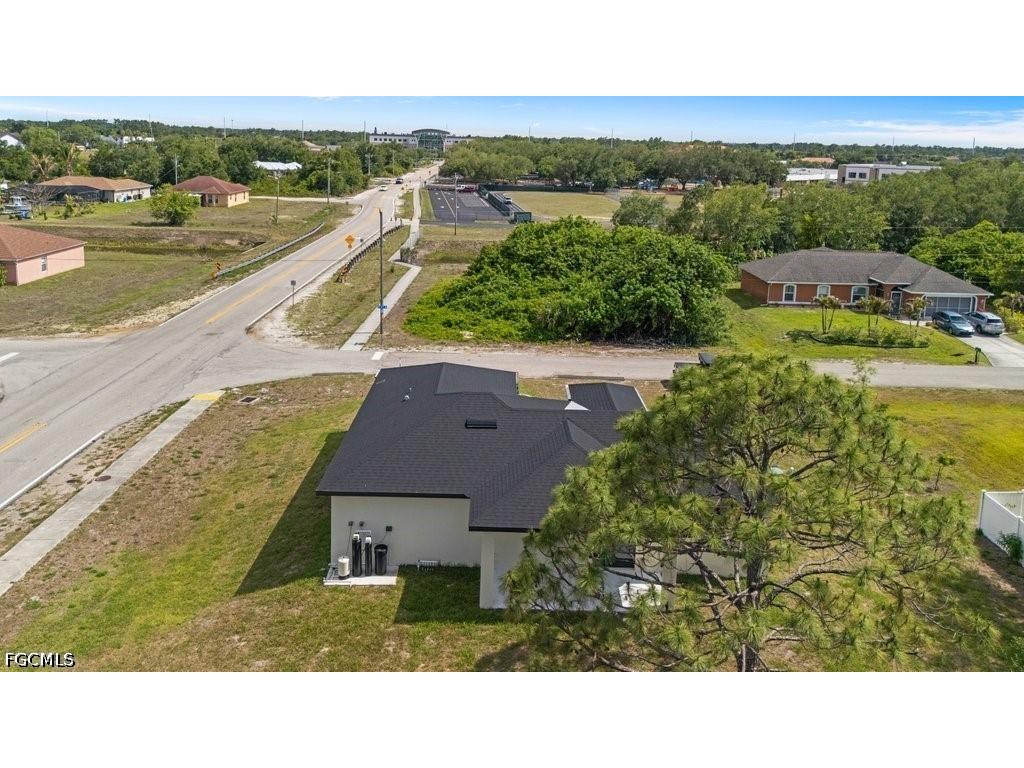 901 Sara Avenue N Lehigh Acres FL 33971 2026002991 image4
