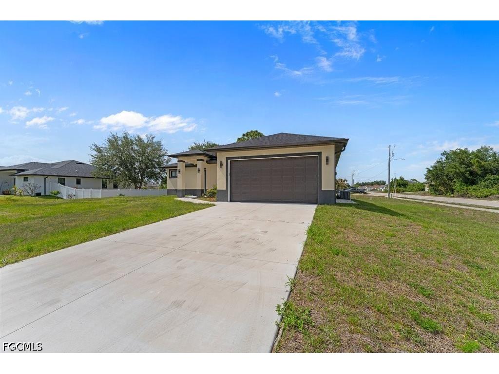 901 Sara Avenue N Lehigh Acres FL 33971 2026002991 image41