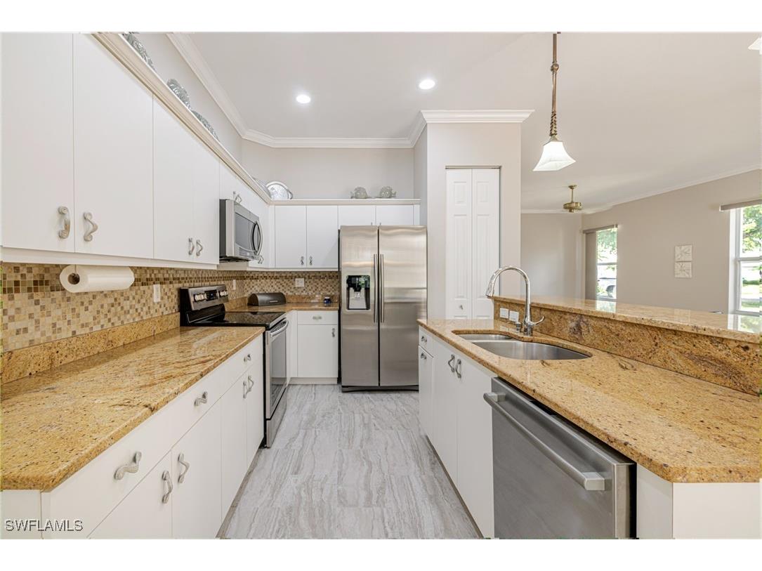 9011 Springview Loop Estero FL 33928 225070176 image16