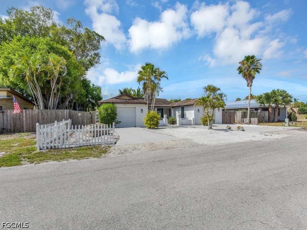 9010/9012 Carolina Street Bonita Springs FL 34135 2026021750 image4