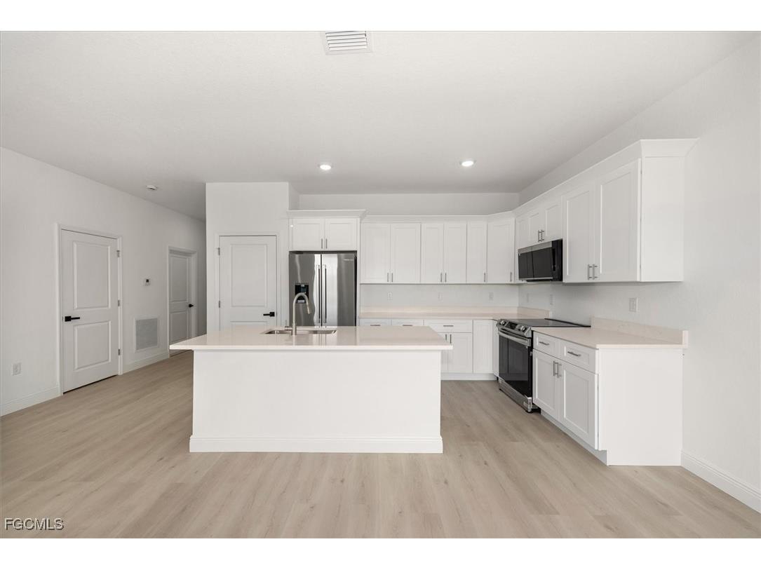 9013 Largo Circle Labelle FL 33935 2025022777 image8