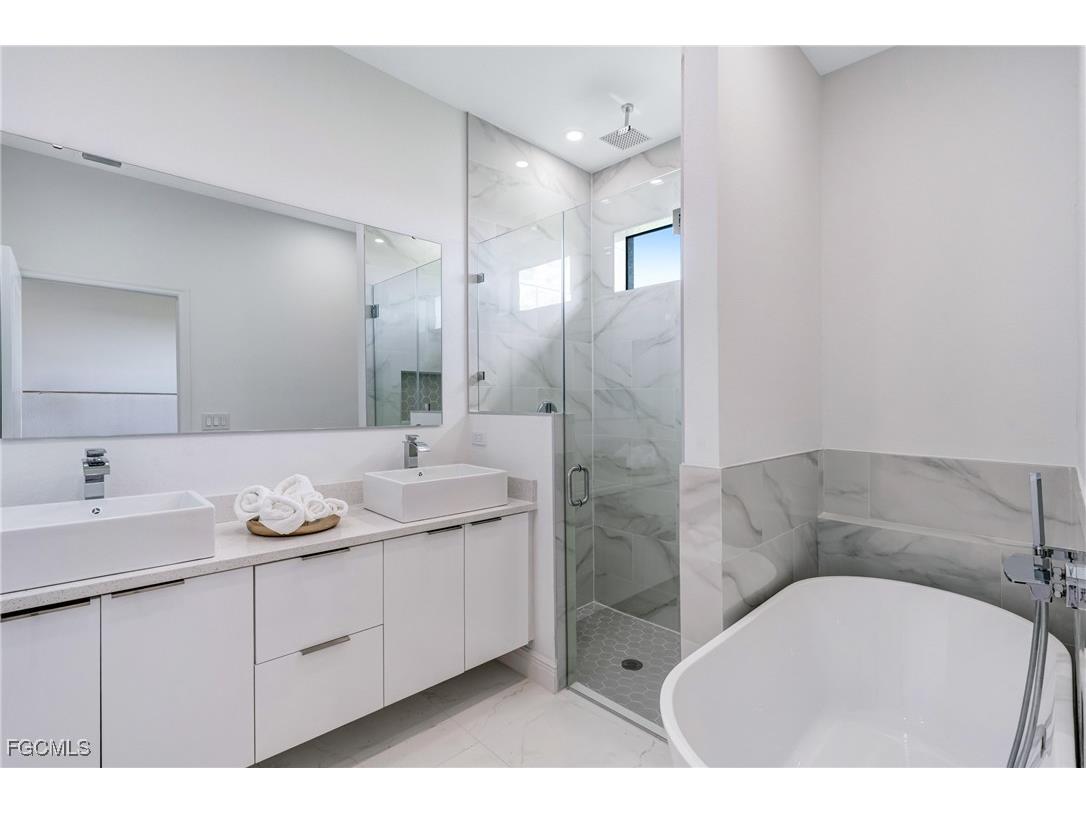 9018 W Castle Circle Labelle FL 33935 2025015472 image12