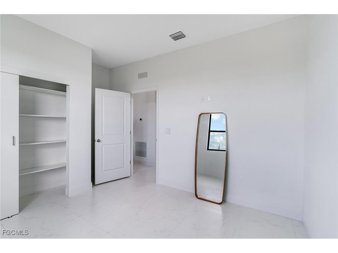 9018 W Castle Circle Labelle FL 33935 2025015472 image15