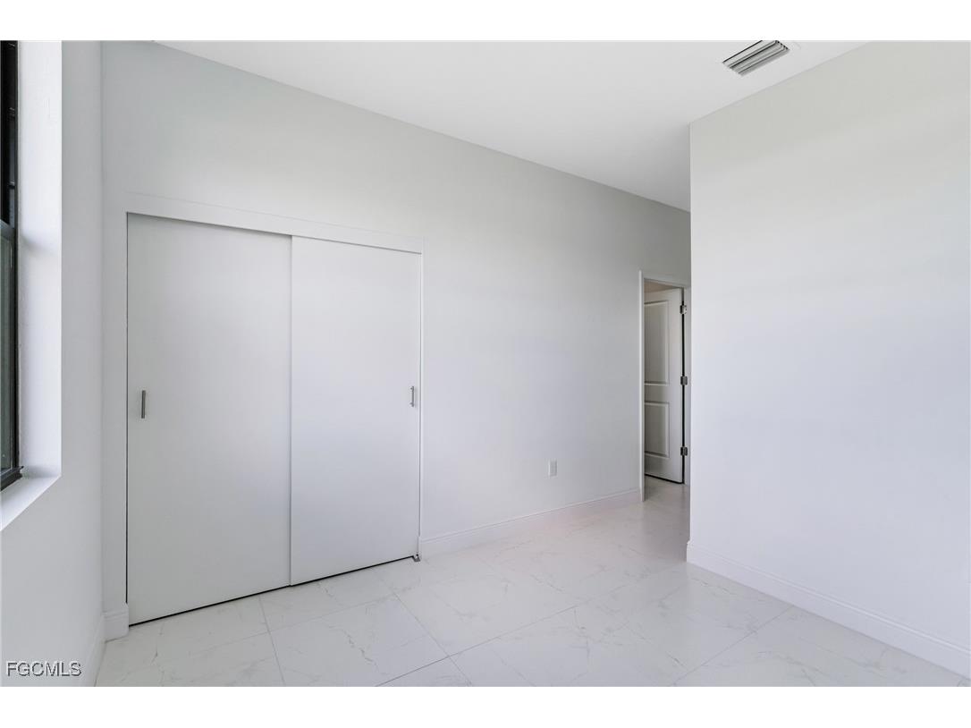 9018 W Castle Circle Labelle FL 33935 2025015472 image17