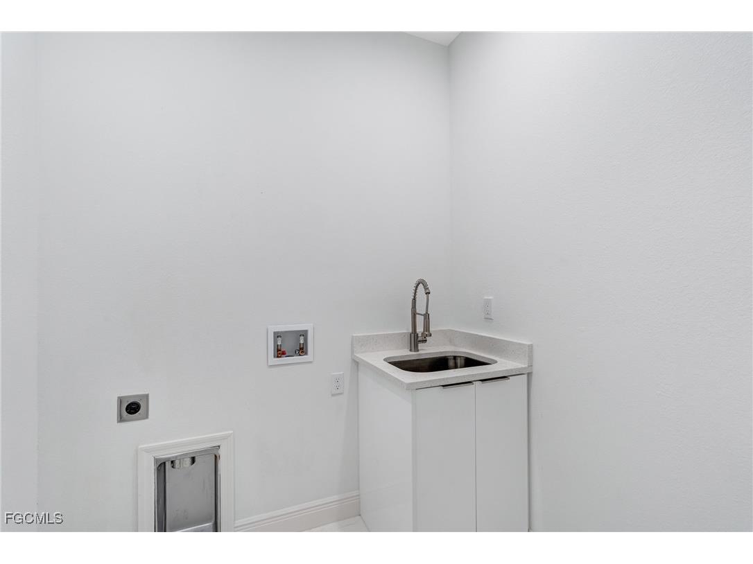 9018 W Castle Circle Labelle FL 33935 2025015472 image20