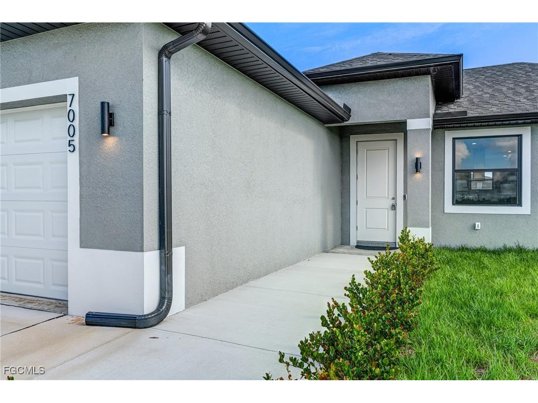 9018 W Castle Circle Labelle FL 33935 2025015472 image3