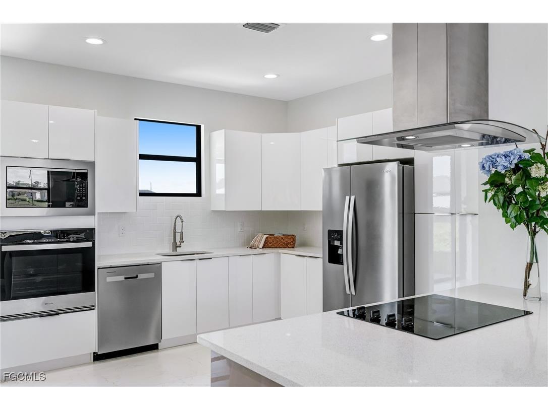 9018 W Castle Circle Labelle FL 33935 2025015472 image6