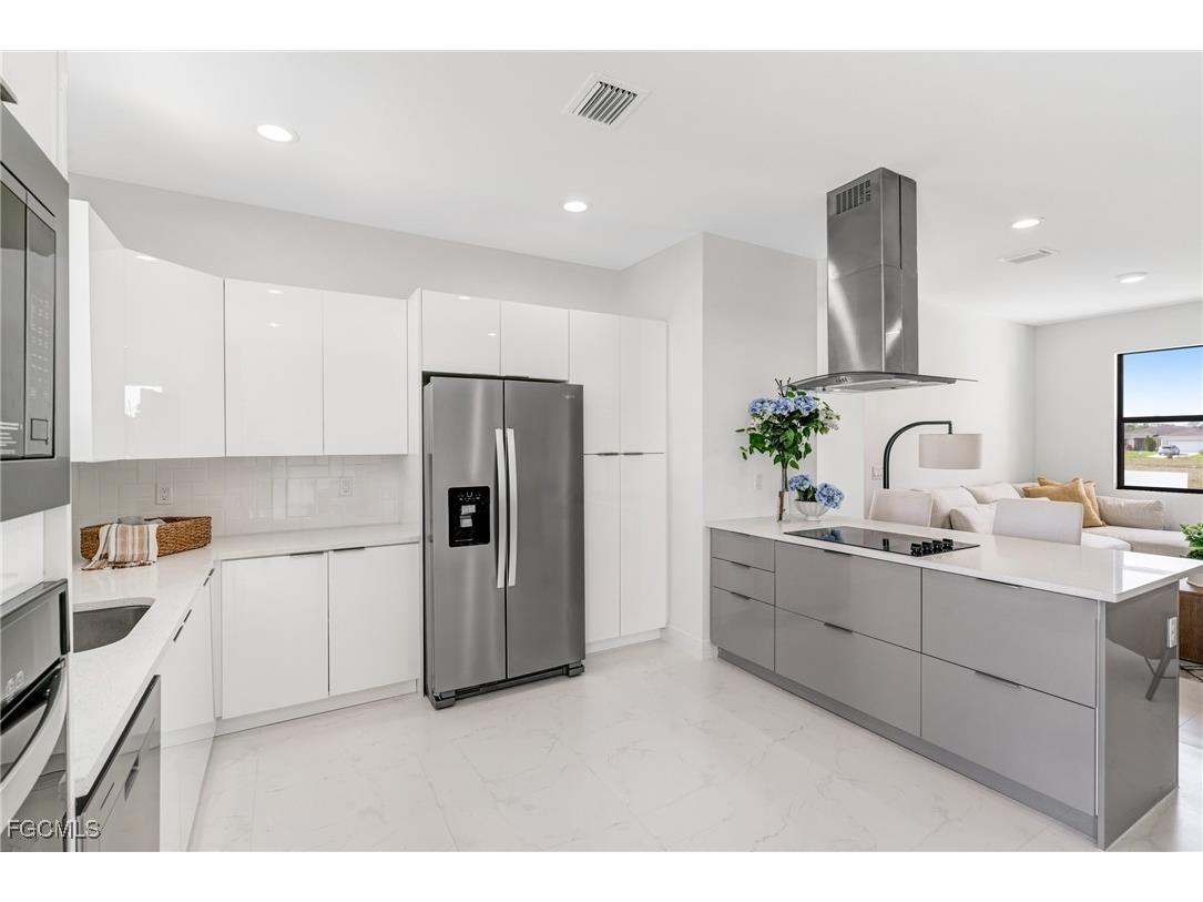 9018 W Castle Circle Labelle FL 33935 2025015472 image7