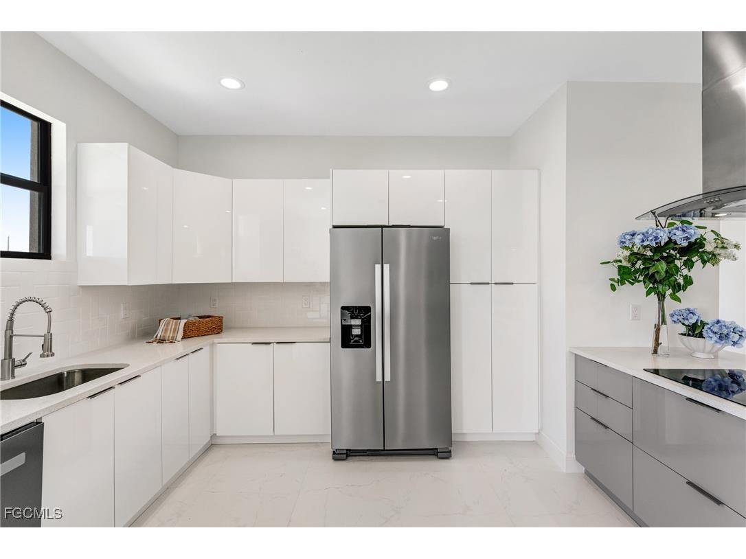 9018 W Castle Circle Labelle FL 33935 2025015472 image8