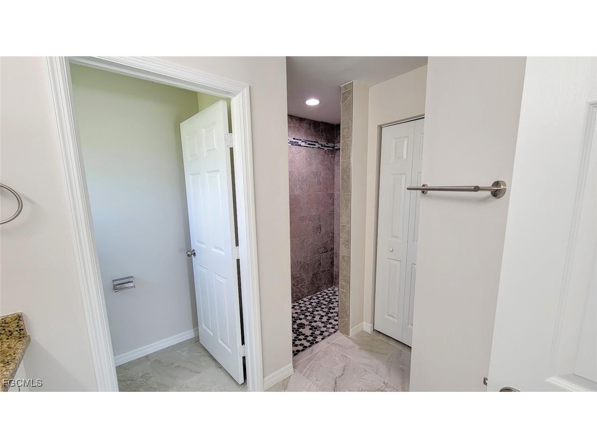 9019 E Crow Circle Labelle FL 33935 2025005330 image7