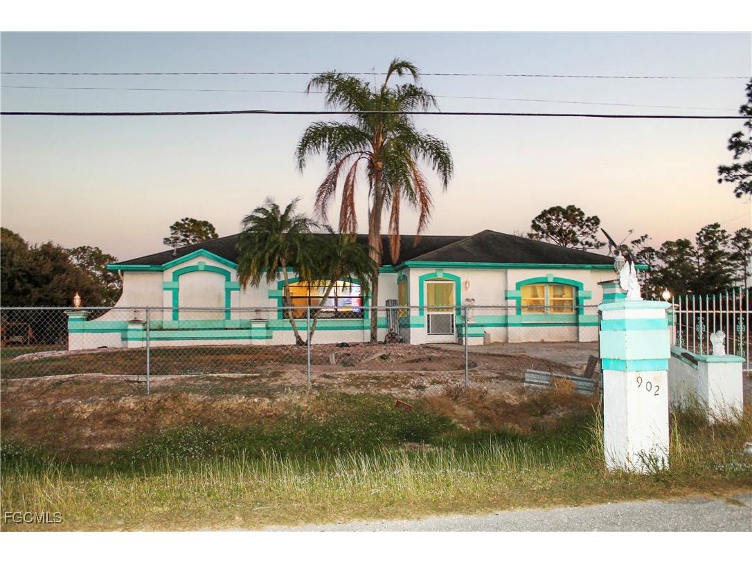 902 Clayton Avenue Lehigh Acres FL 33972 2025023877 image1