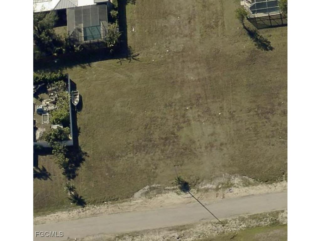 902 NE 16th Terrace Cape Coral FL 33909 2025015635 image1