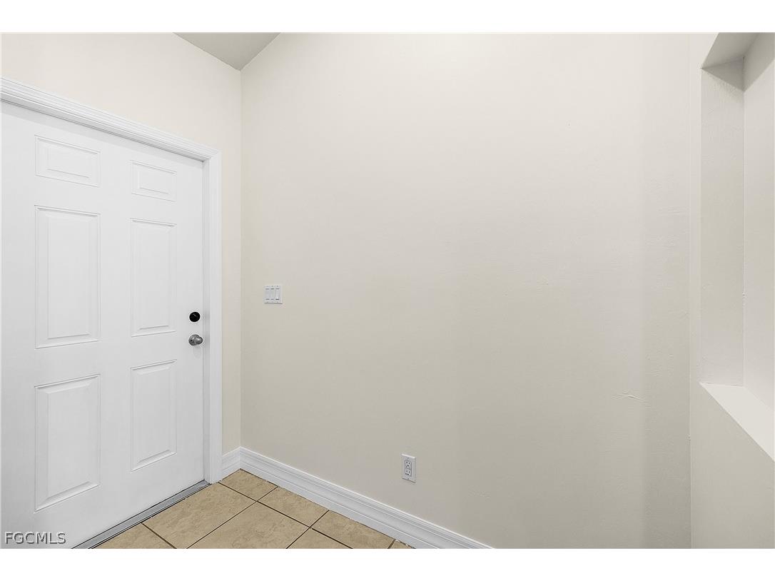 902 SW 39th Terrace Cape Coral FL 33914 2026013871 image5