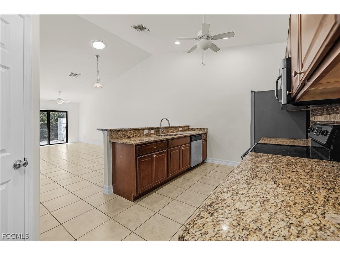 902 SW 39th Terrace Cape Coral FL 33914 2026013871 image6
