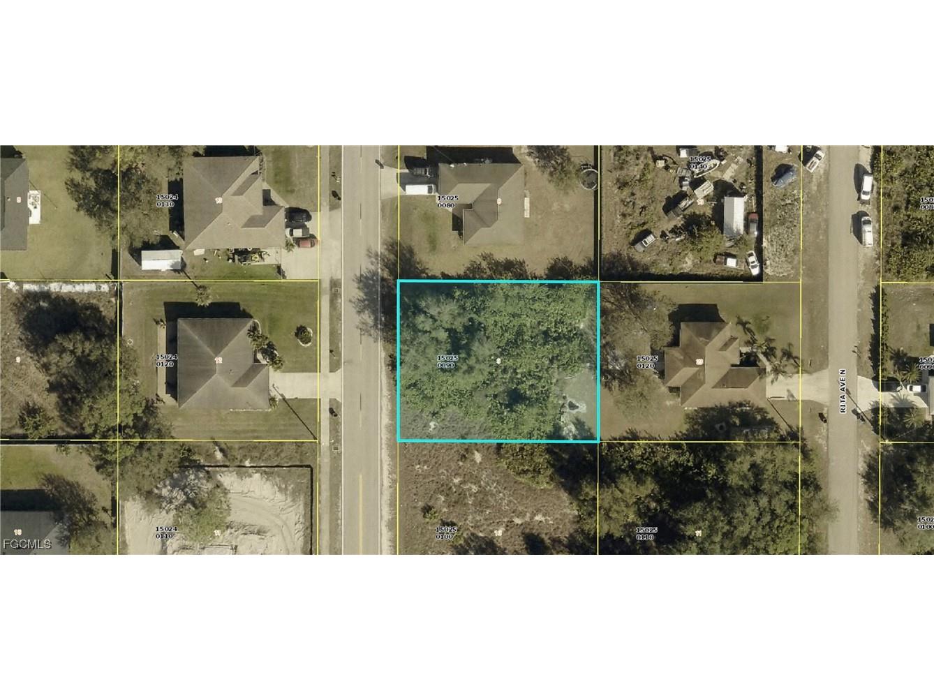 902 Sara Avenue N Lehigh Acres FL 33971 2026003282 image2