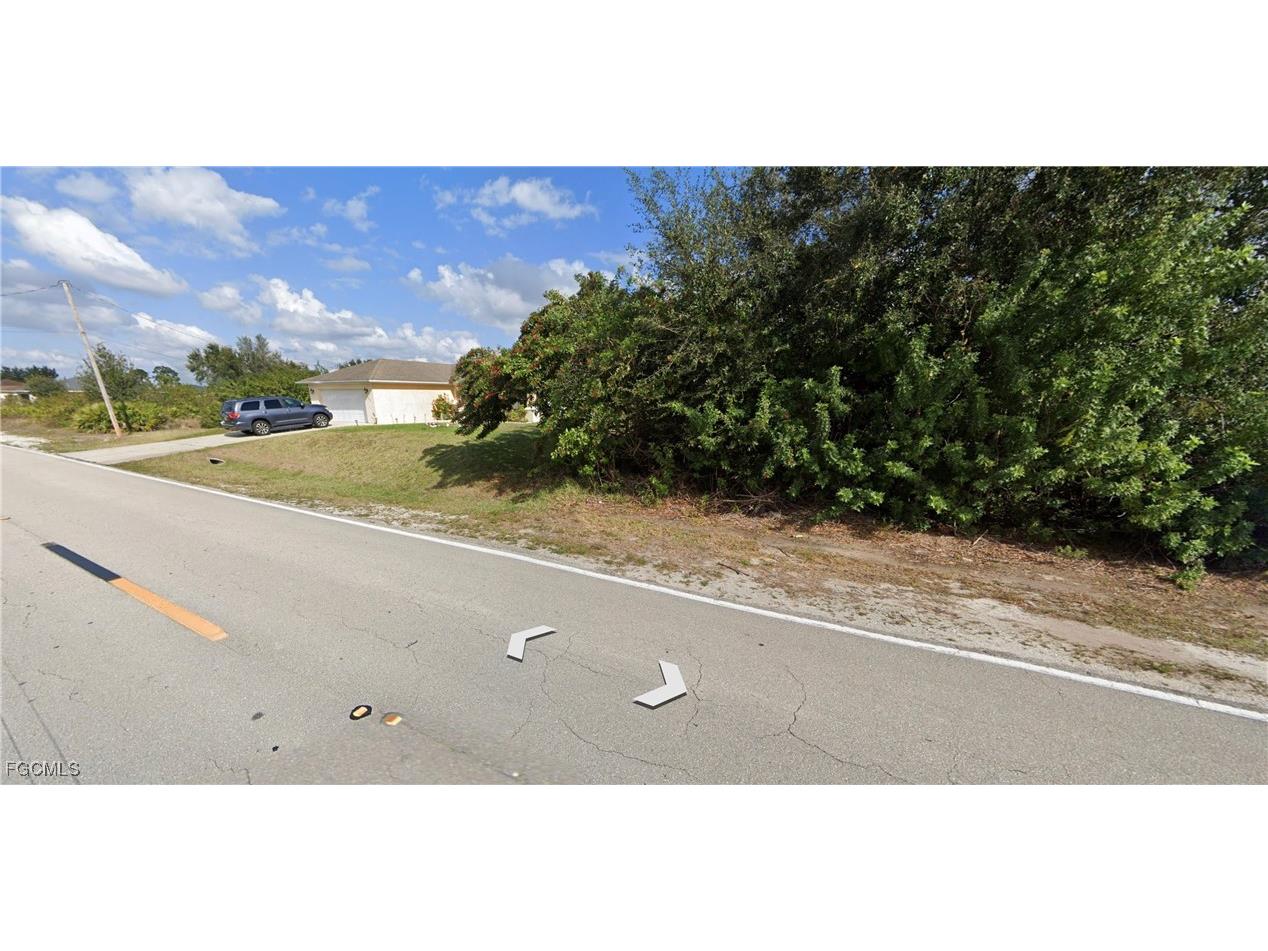 902 Sara Avenue N Lehigh Acres FL 33971 2026003282 image3