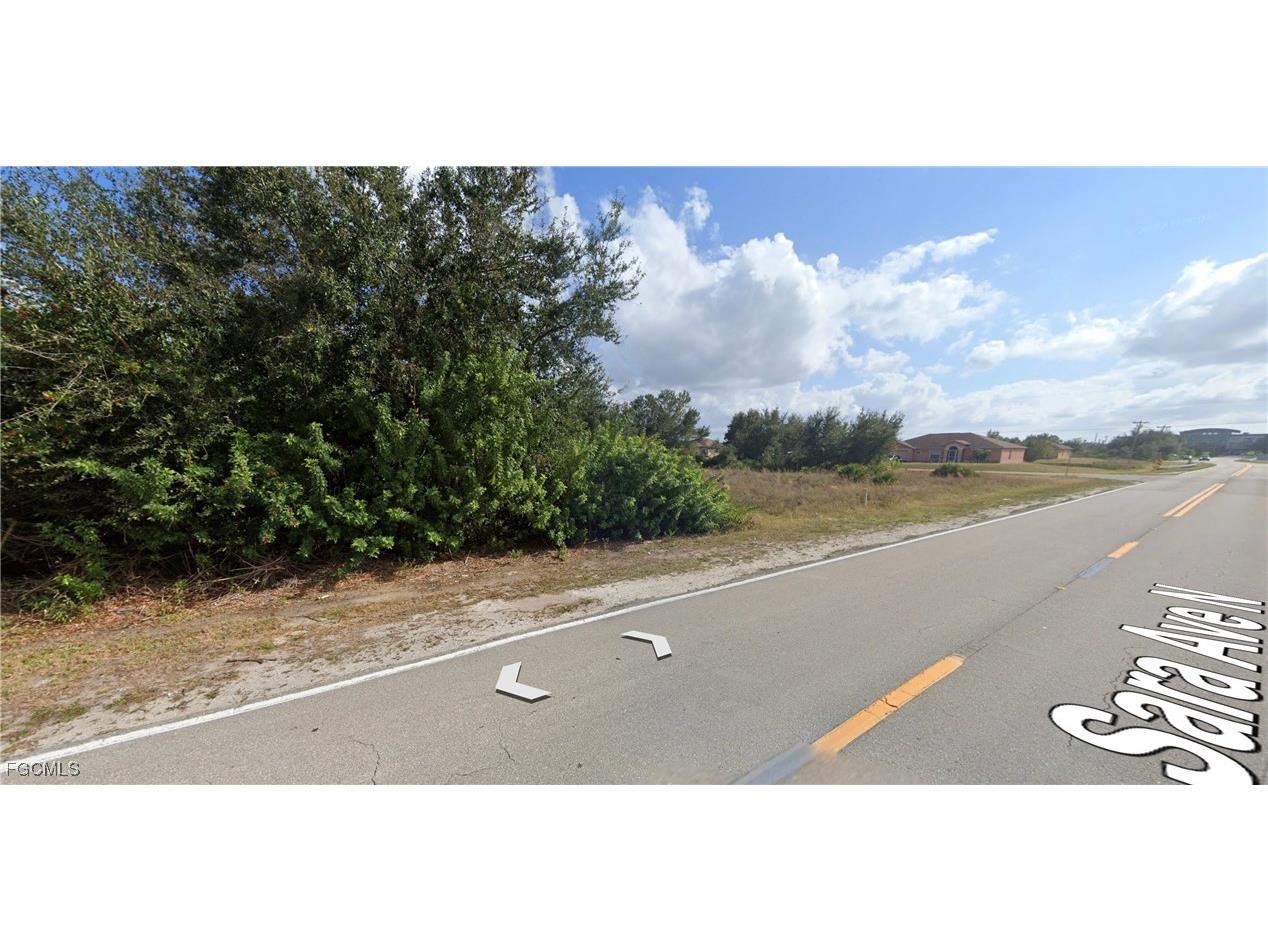 902 Sara Avenue N Lehigh Acres FL 33971 2026003282 image4