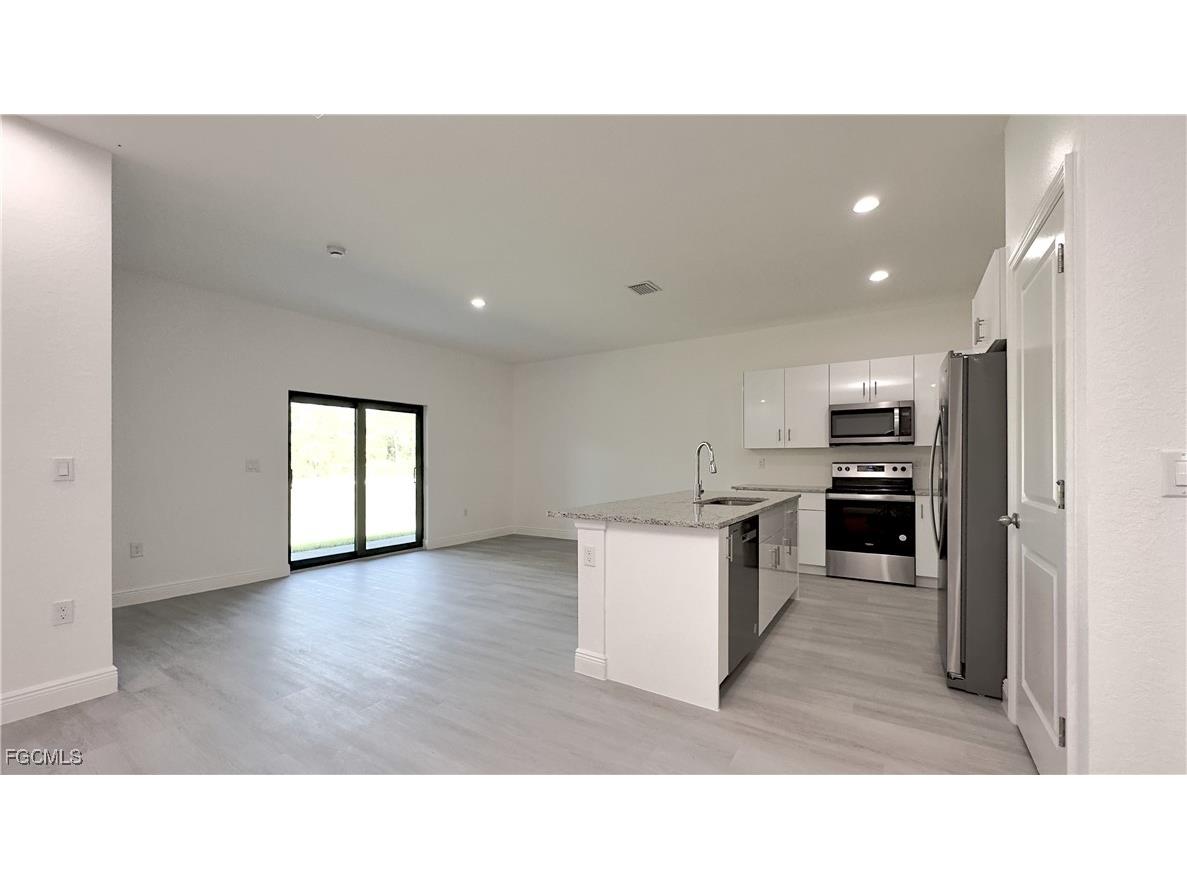 9020 Green Circle Labelle FL 33935 2025009955 image5