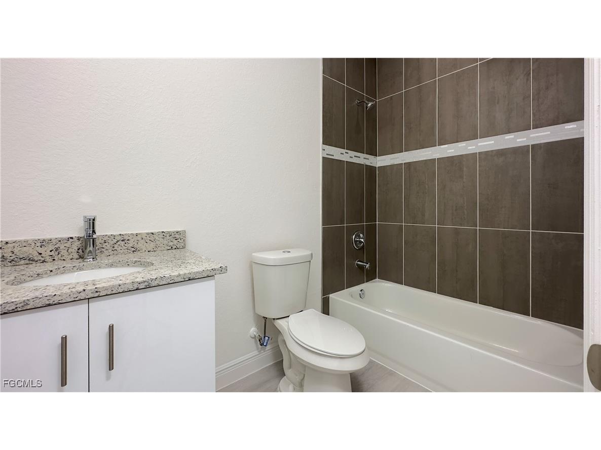 9020 Green Circle Labelle FL 33935 2025009955 image7