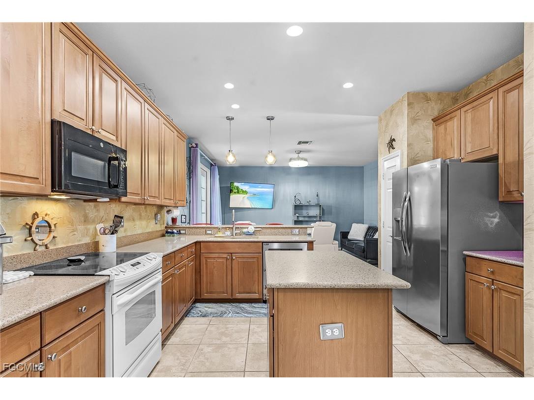9021 Falcon Pointe Loop Fort Myers FL 33912 2025011762 image10
