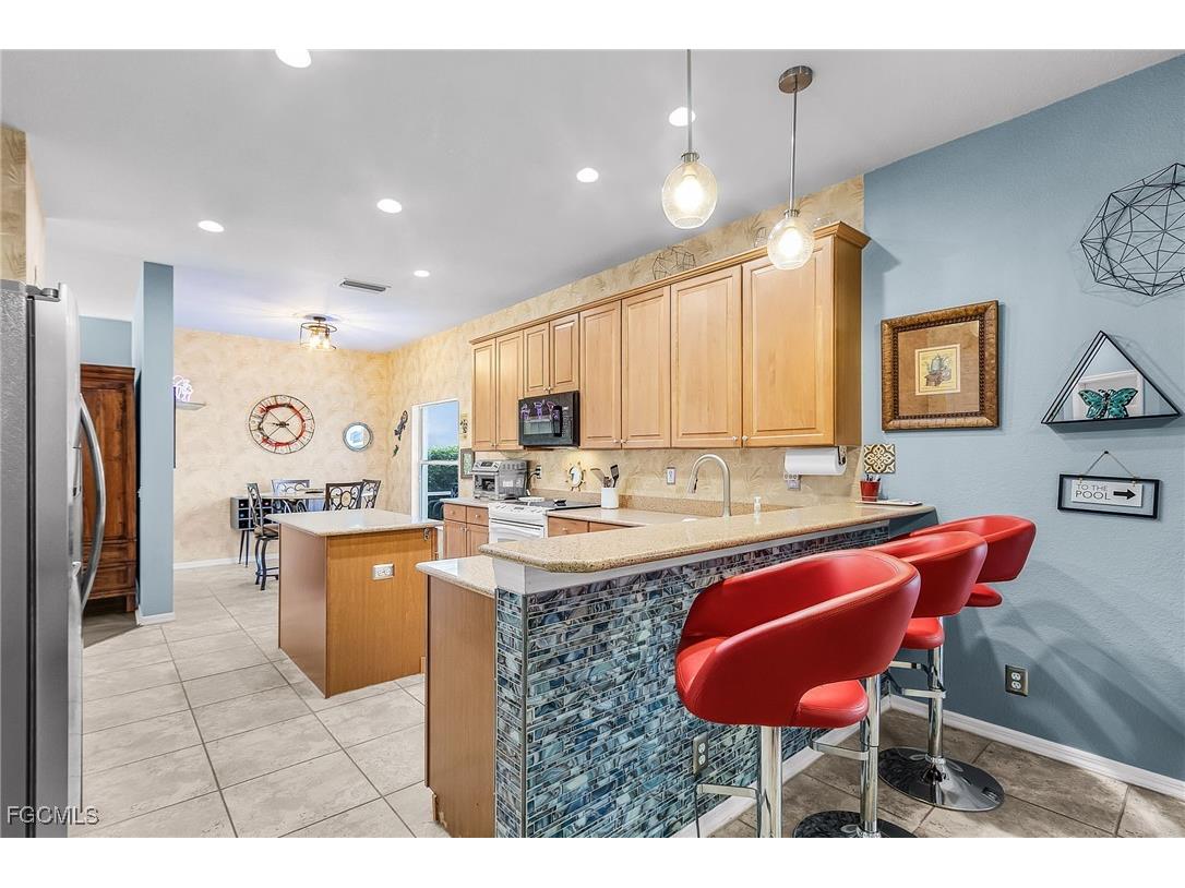 9021 Falcon Pointe Loop Fort Myers FL 33912 2025011762 image11