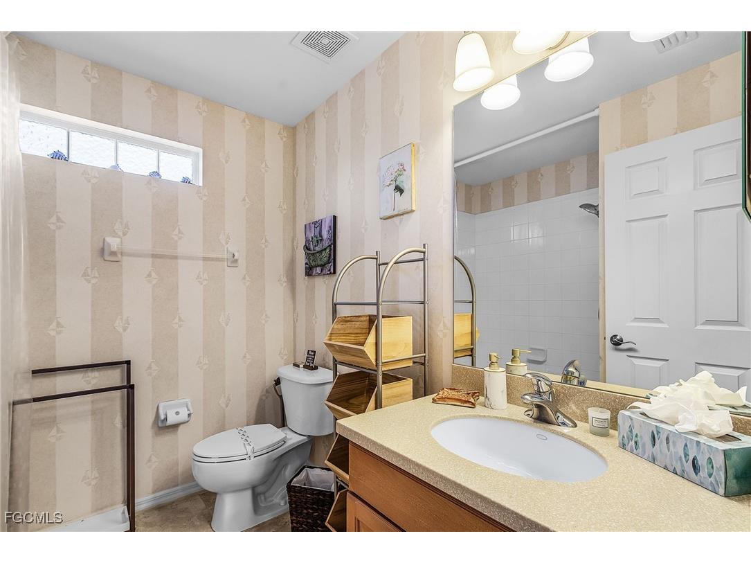 9021 Falcon Pointe Loop Fort Myers FL 33912 2025011762 image24