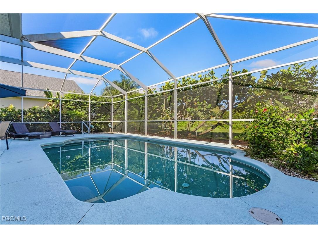 9021 Falcon Pointe Loop Fort Myers FL 33912 2025011762 image4