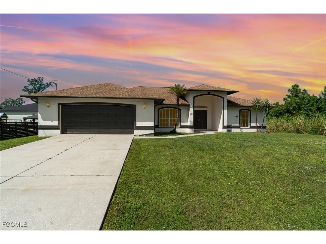 903 Mcarthur Avenue Lehigh Acres FL 33936 2025013438 image1