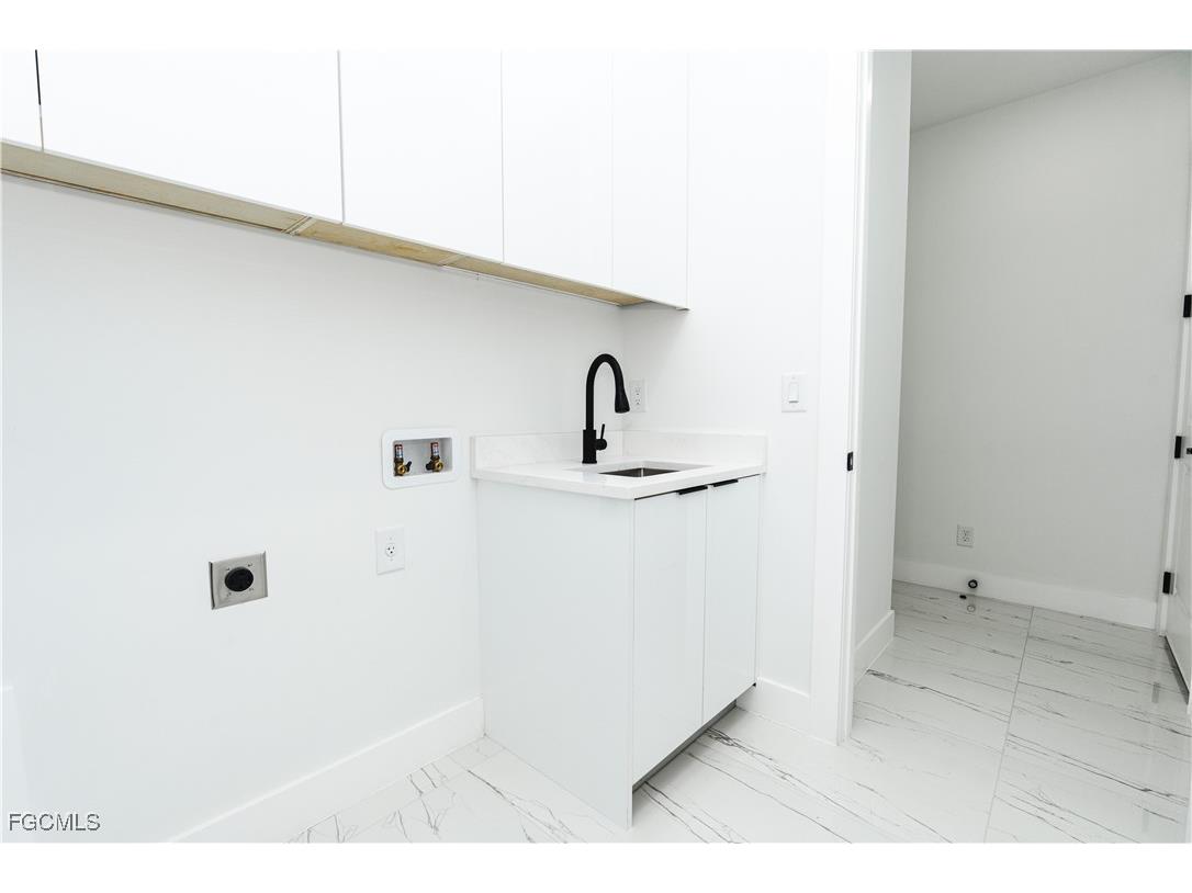 903 NE 23rd Street Cape Coral FL 33909 2025018313 image8