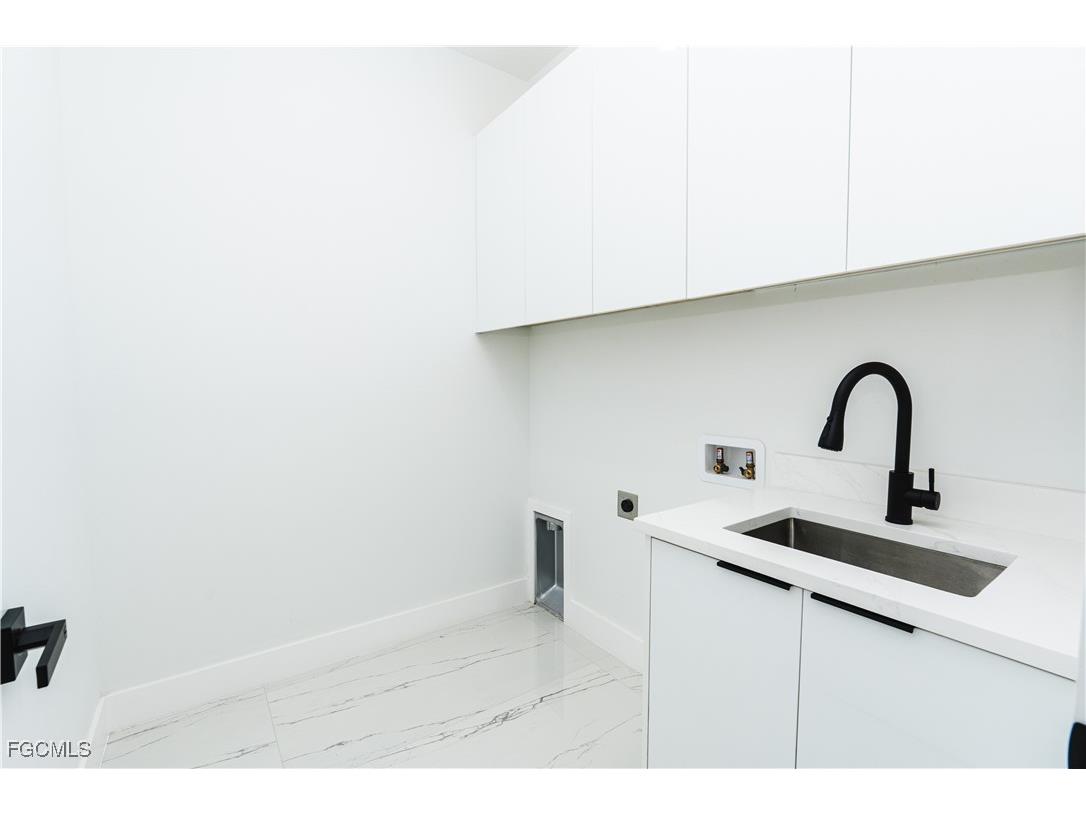 903 NE 23rd Street Cape Coral FL 33909 2025025468 image7