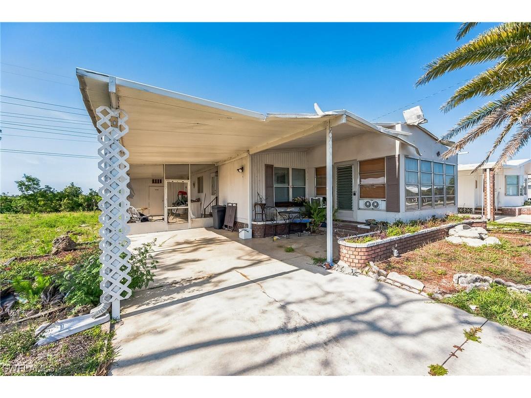 9034 Flamingo Circle North Fort Myers FL 33903 223040295 image1