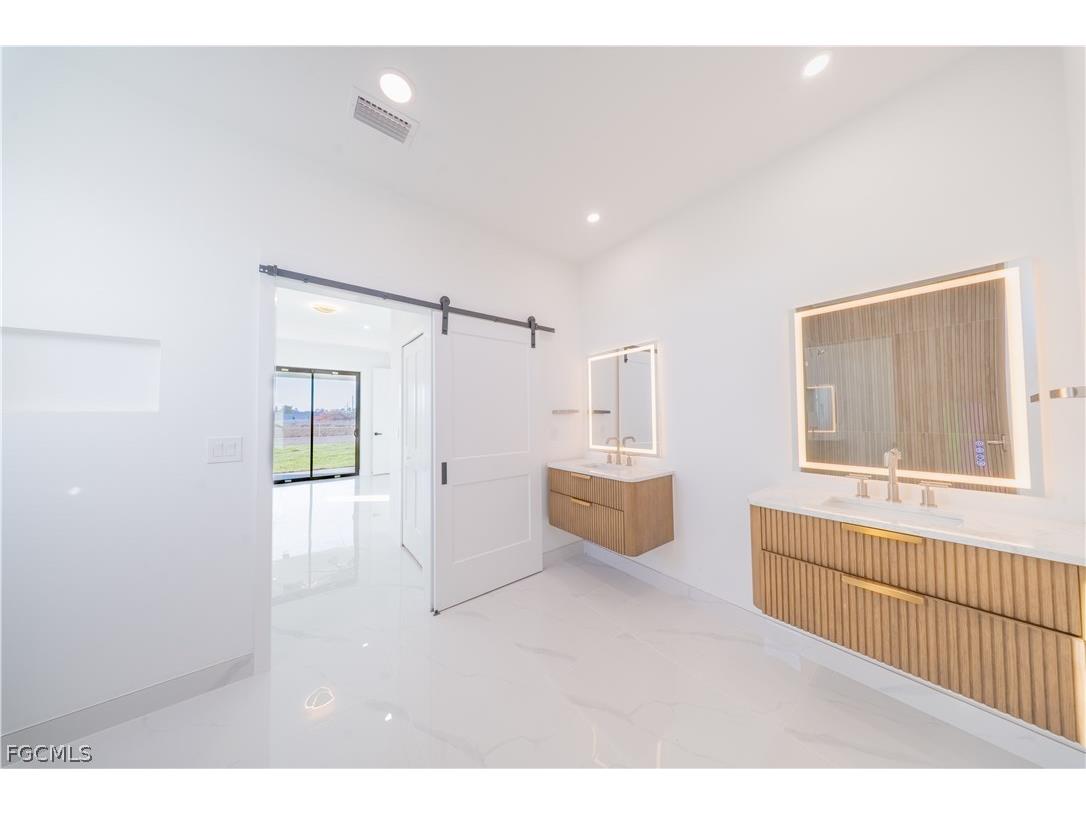 9035 E Broad Circle Labelle FL 33935 2026012017 image17