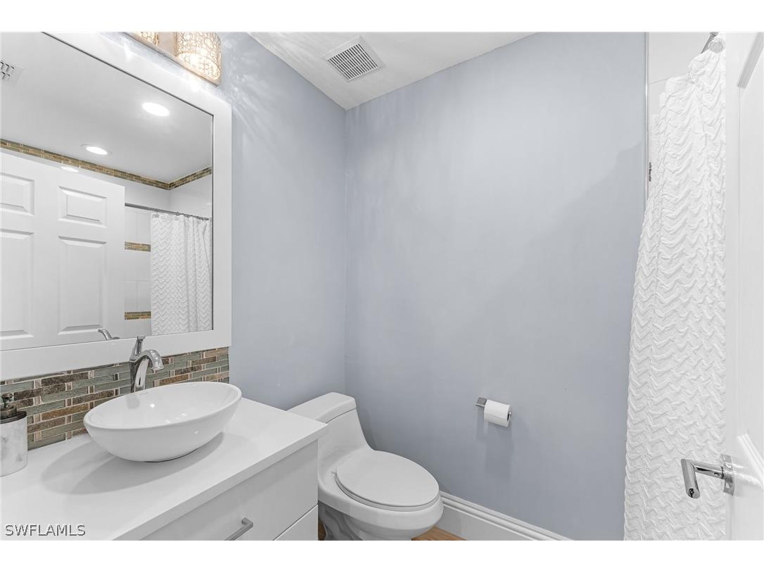 9035 Michael Circle #304 Naples FL 34113 226010369 image20