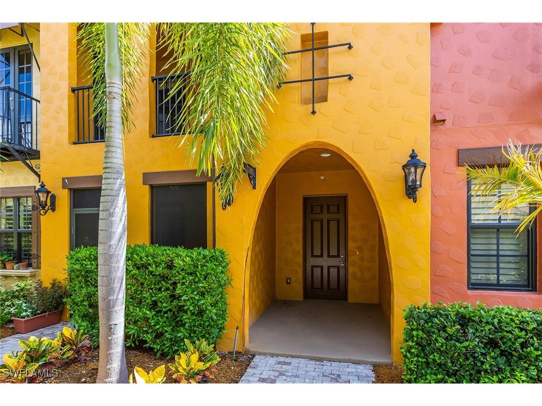 9037 Alturas Street #37-2 Naples FL 34113 225065971 image1