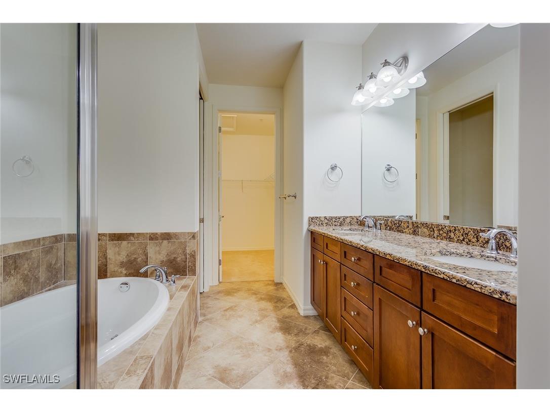 9037 Alturas Street #37-2 Naples FL 34113 225065971 image12