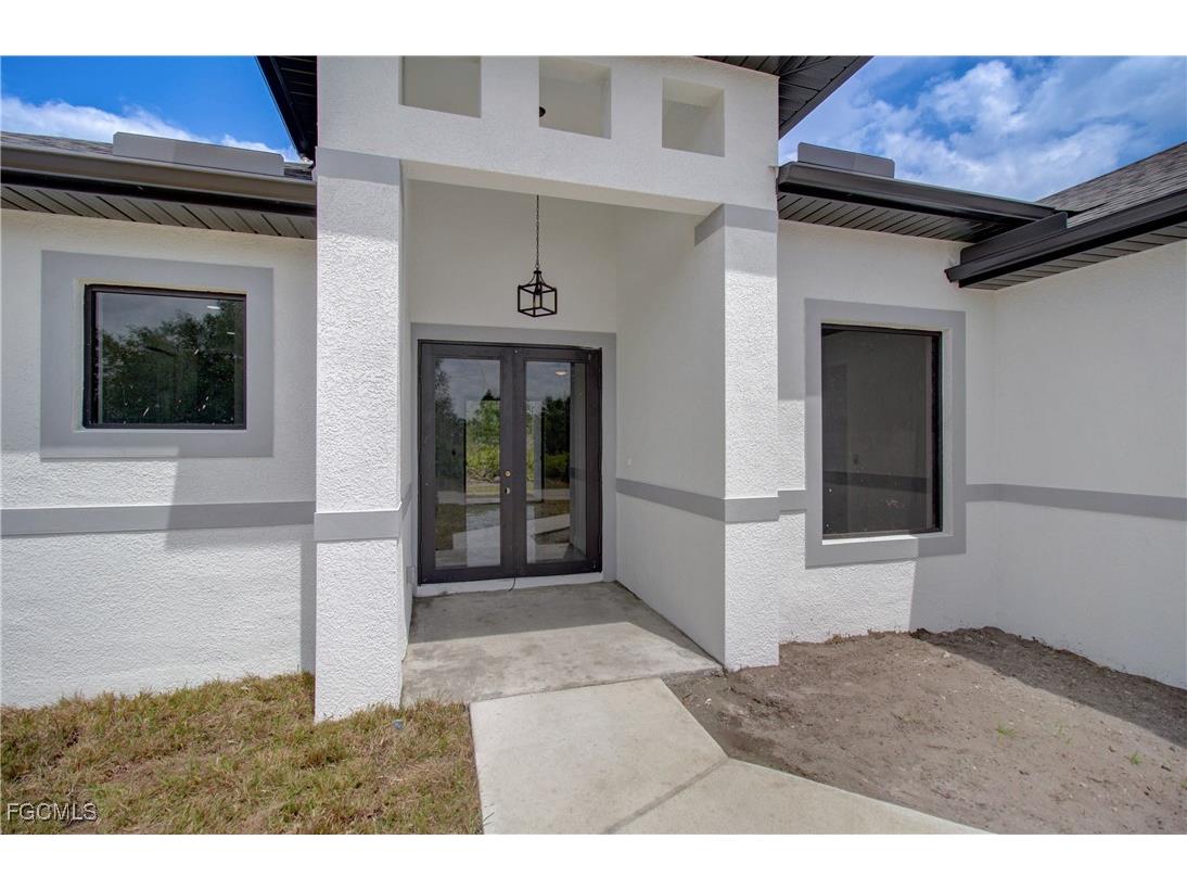 904 Asher Street E Lehigh Acres FL 33974 2025017507 image4