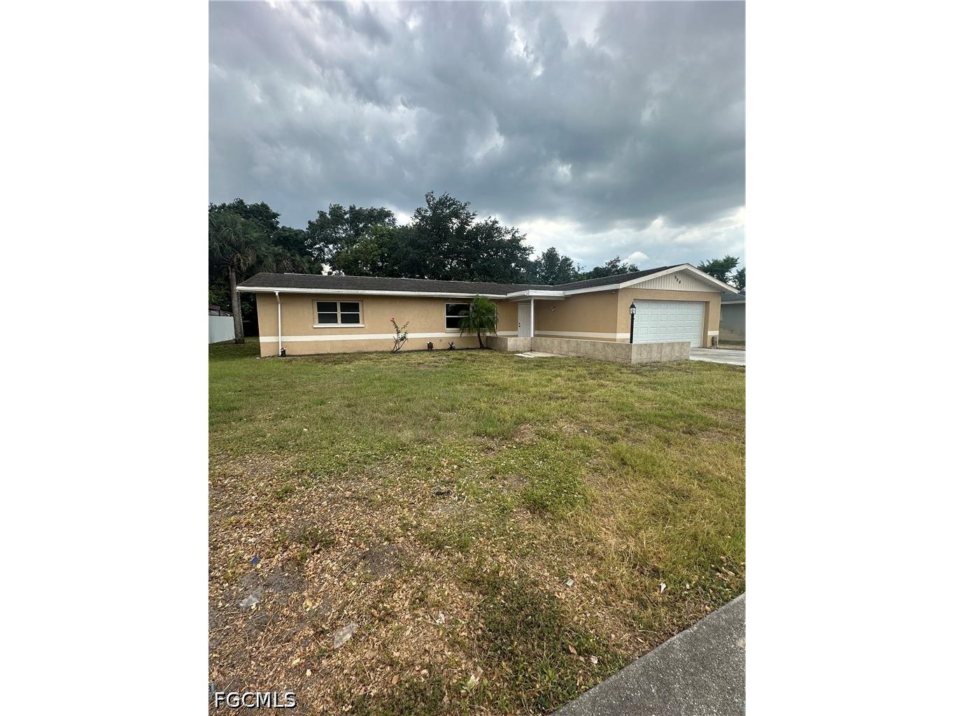904 Leeland Hights Boulevard Lehigh Acres FL 33936 2026019369 image1