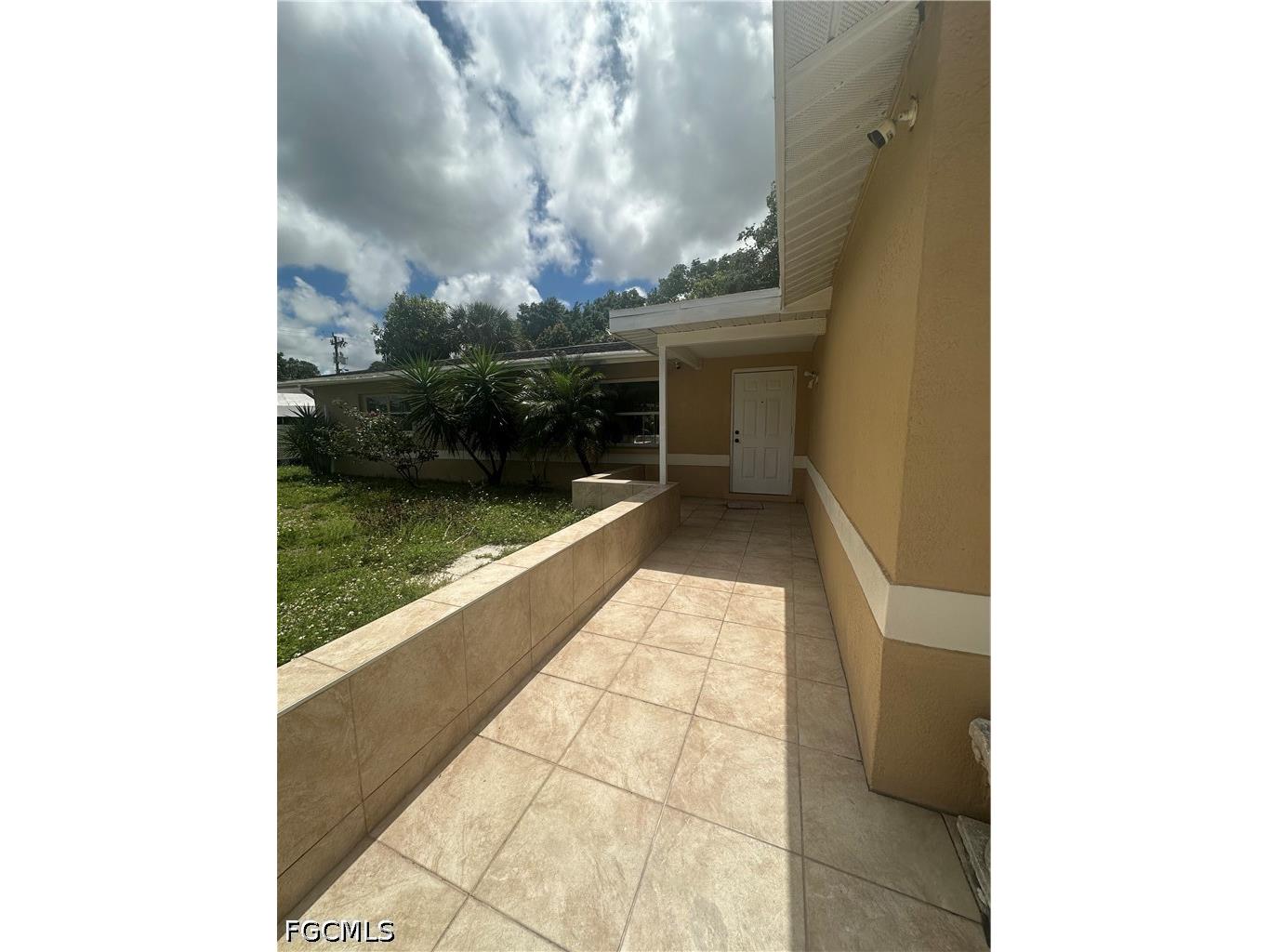904 Leeland Hights Boulevard Lehigh Acres FL 33936 2026019369 image2