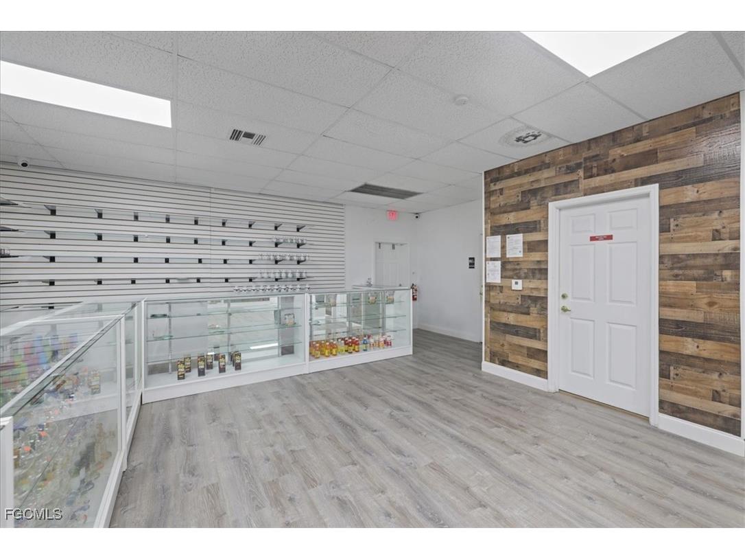 904 Lee Boulevard #111 Lehigh Acres FL 33936 2025008165 image8