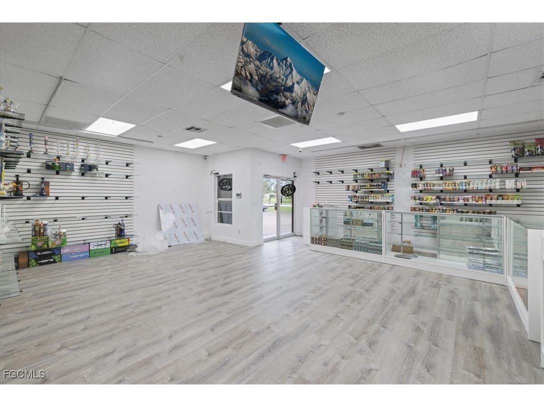 904 Lee Boulevard #111 Lehigh Acres FL 33936 2025008165 image9