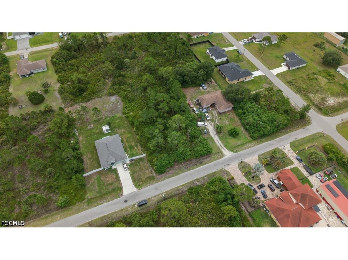 904 Poinsettia Avenue Lehigh Acres FL 33972 2026029558 image2