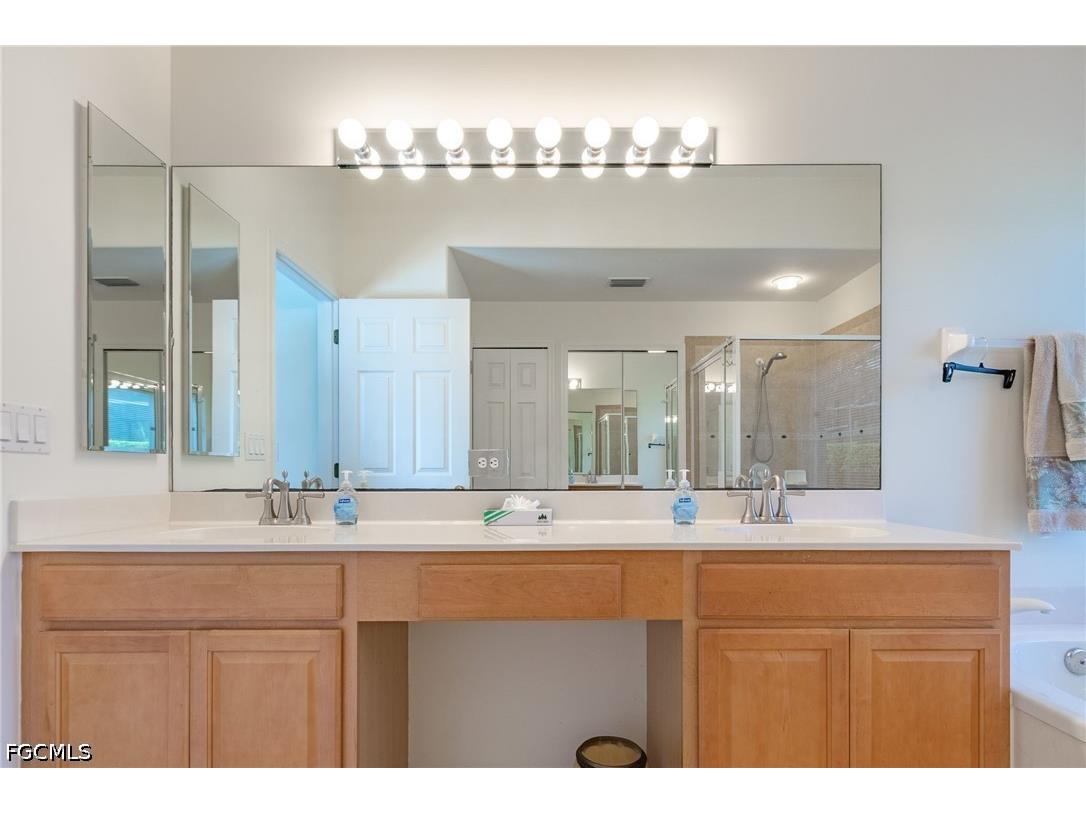 9044 Shadow Glen Way Fort Myers FL 33913 2026020223 image24