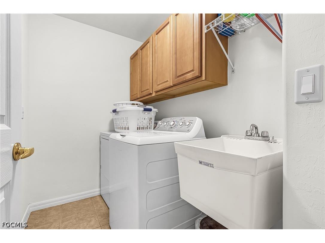 9044 Shadow Glen Way Fort Myers FL 33913 2026020223 image34