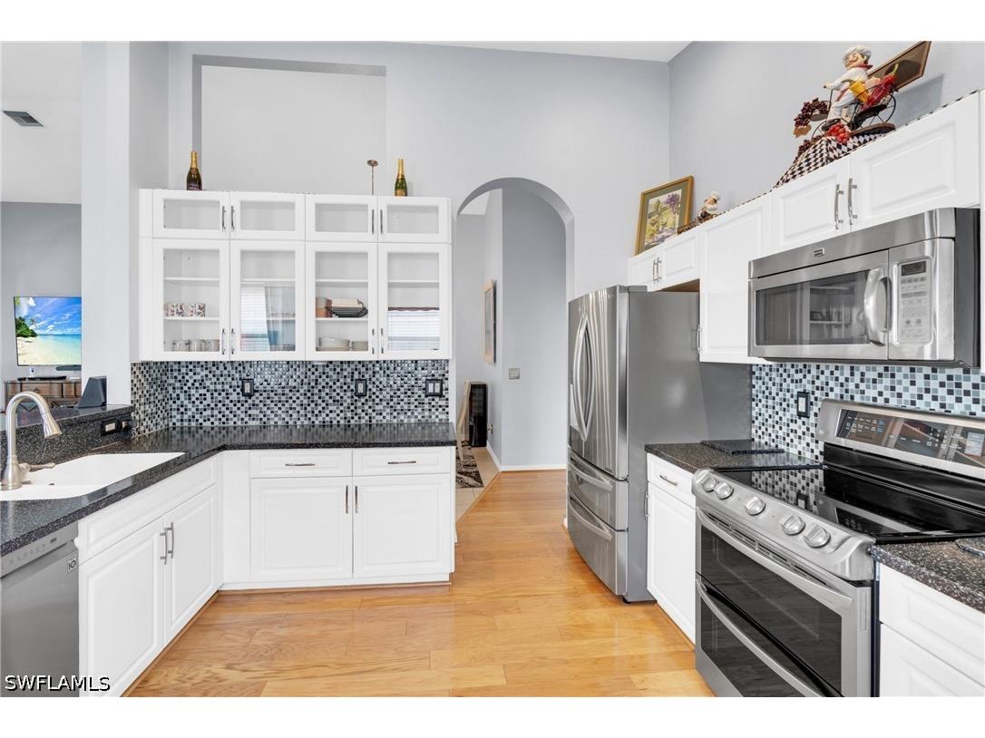 9044 Springview Loop Estero FL 33928 226024326 image6