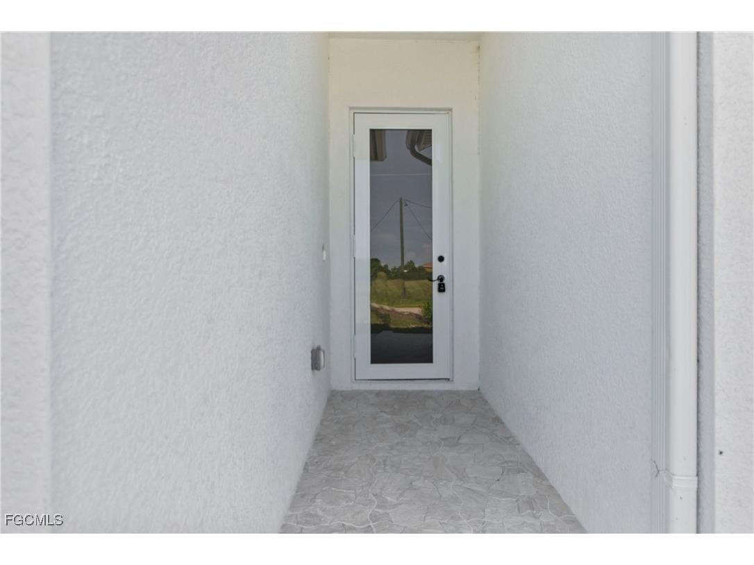 9047 Maywood Circle Labelle FL 33935 2025004374 image7