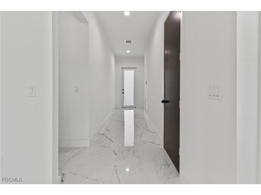 9047 Maywood Circle Labelle FL 33935 2025004374 image8